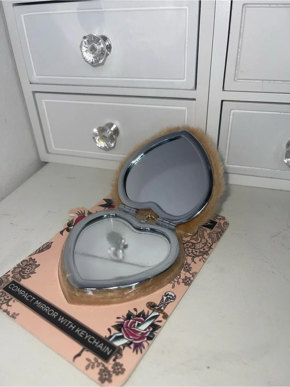 NWT Hardy Beige Faux Fur Heart Compact Mirror Keychain